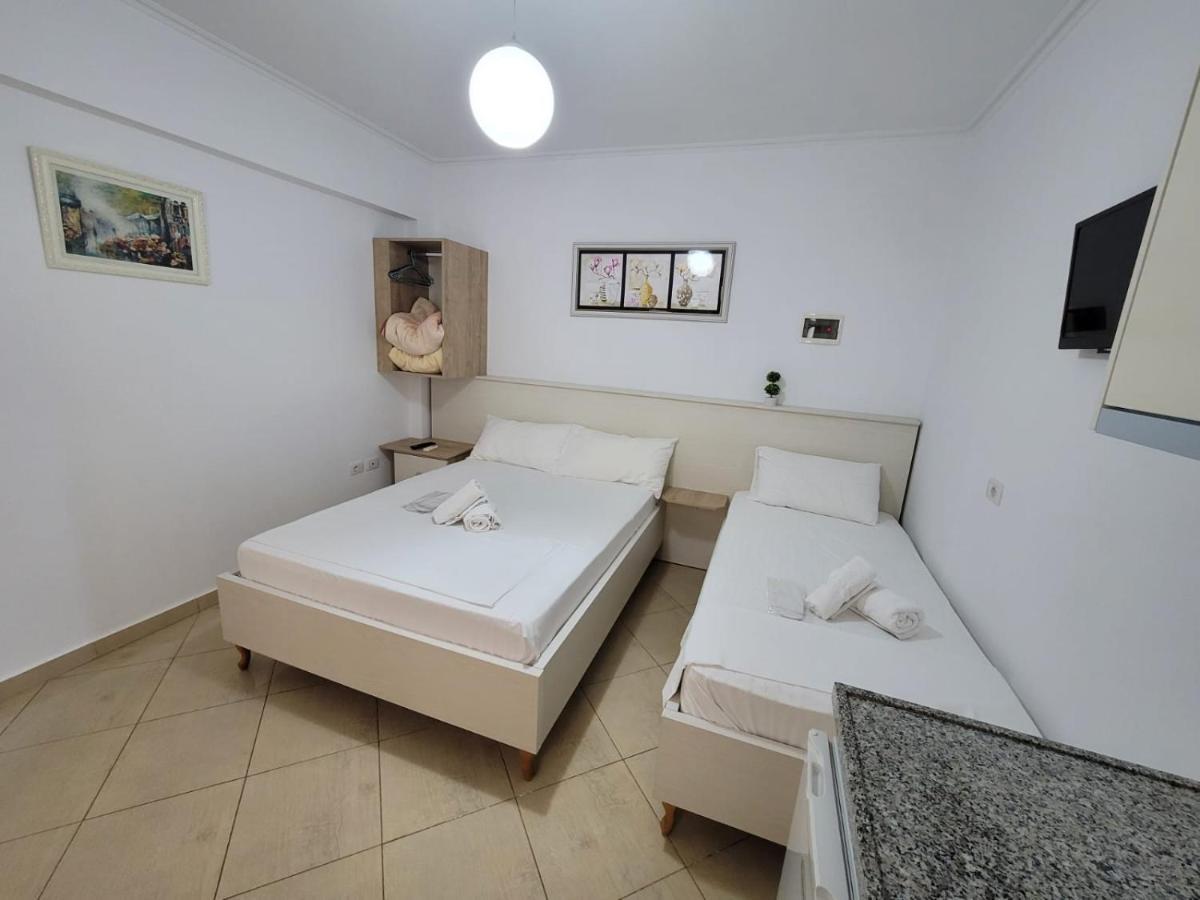 Amber Apartments Sarandë Exteriör bild