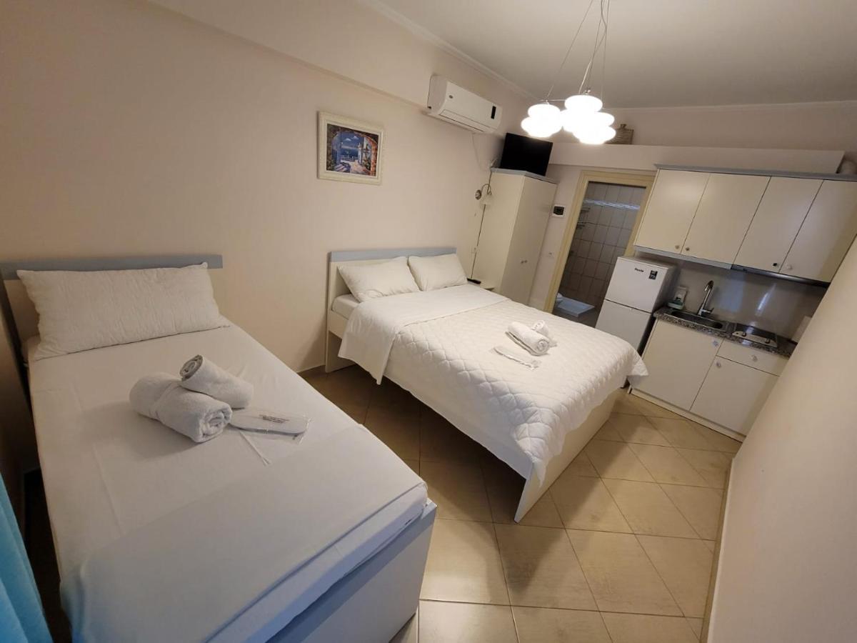Amber Apartments Sarandë Exteriör bild