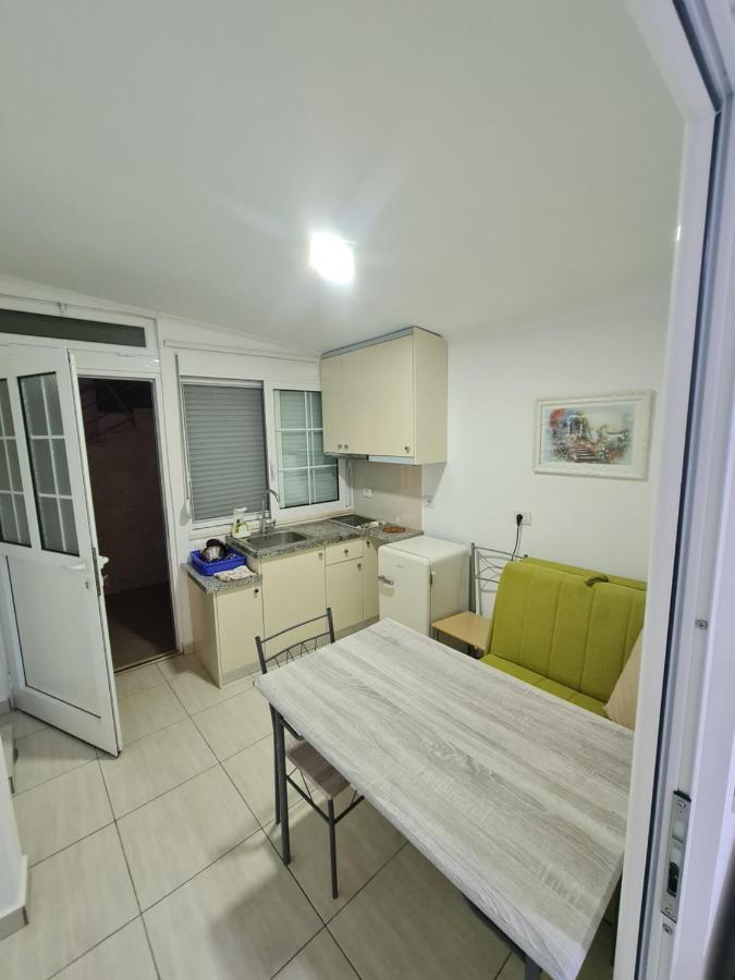 Amber Apartments Sarandë Exteriör bild