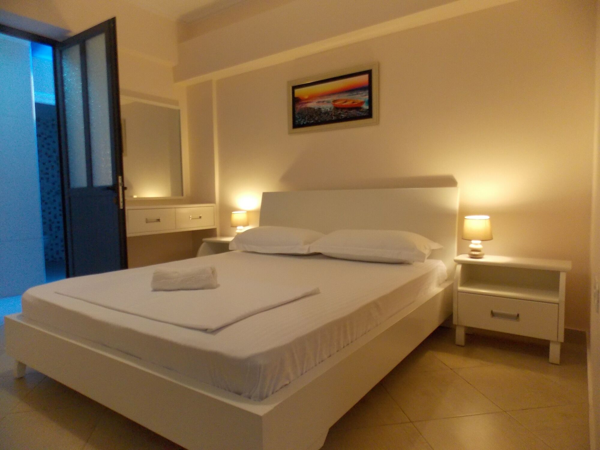 Amber Apartments Sarandë Exteriör bild